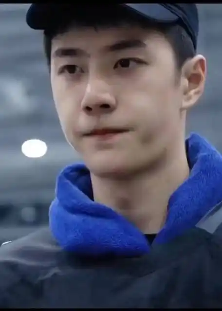 素颜真好看啊|王一博_新浪新闻