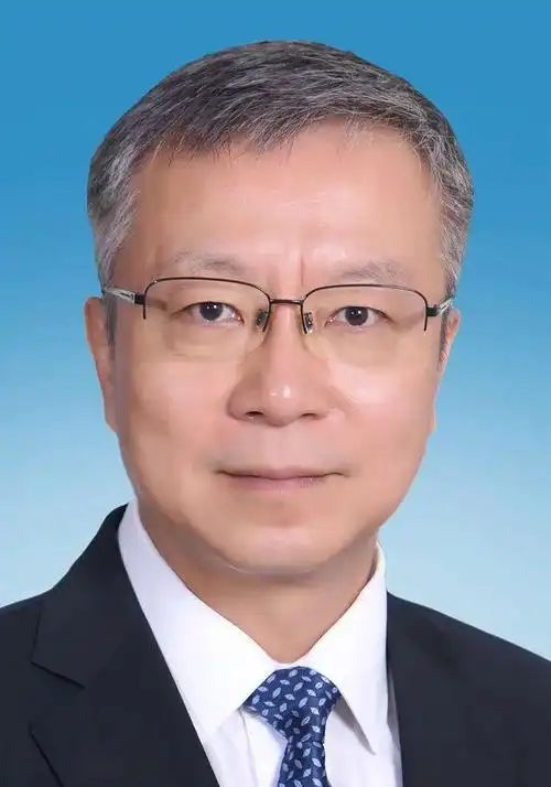 中央组织部副部长彭金辉同志到会宣布中央决定并讲话,教育部副部长