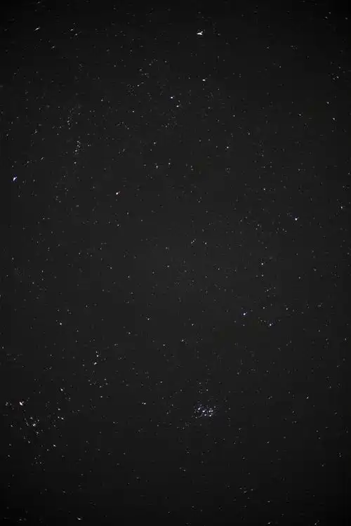 想着拍星星,凌晨3点钟不用定闹钟就醒,可惜没找到银河