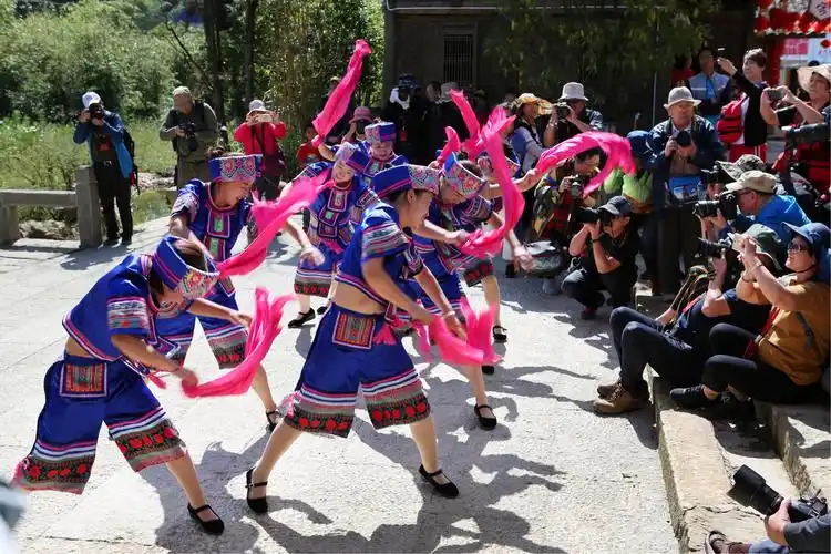 美丽热情的土家族--湖北恩施 - 美篇
