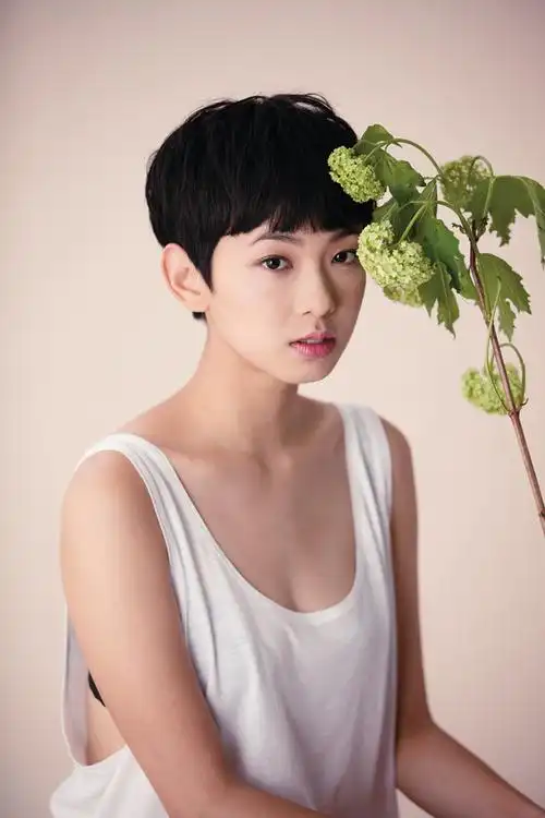 李靖筠资料页_娱乐资料库_新浪娱乐_新浪网