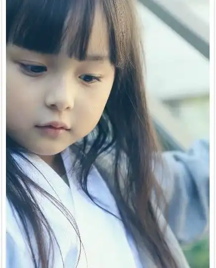 刘楚恬小盆友的超萌汉服照 | 新鲜娱乐