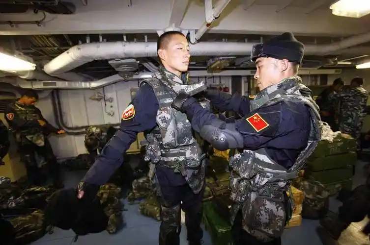 中国调派海军特种部队成员前往亚丁湾护航