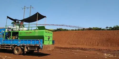 恒睿高分子团粒喷播机帮你解决绿化喷播基材防雨水冲刷难题