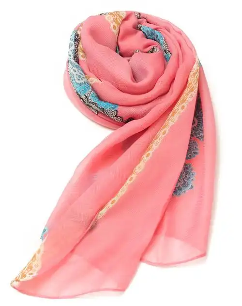 女款粉色花条错综式时尚丝巾