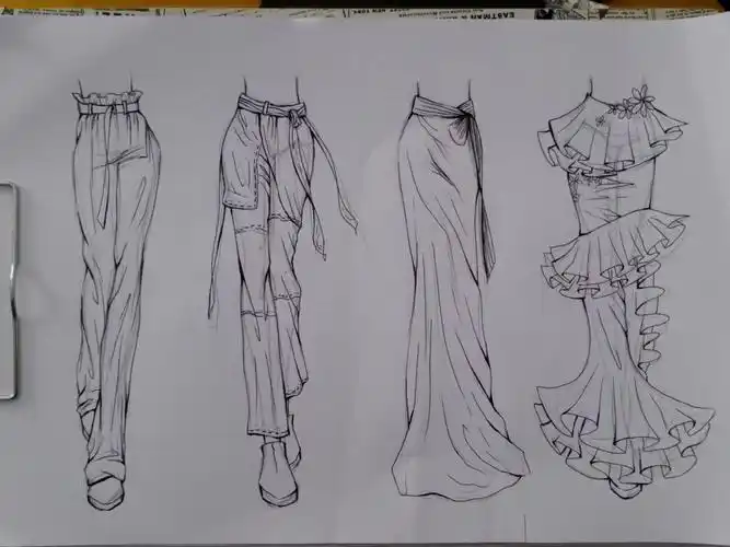 服装设计  #服装效果图  #下半身长裤长裙画法 #款式图  喜欢的北贝