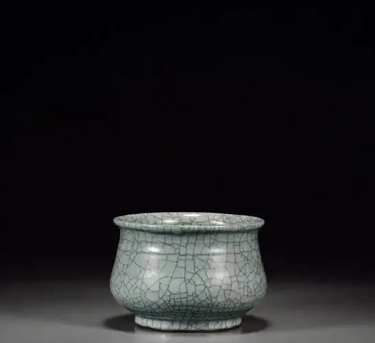 rmb 189,750估价:rmb 20,000-30,000哥窑瓷器拍卖榜第30名明 哥窑香炉