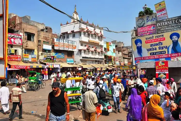印度阿姆利则金庙穿鞋勿入的圣地