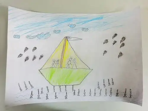 以上是孩子们用八开素描纸完成的作品.