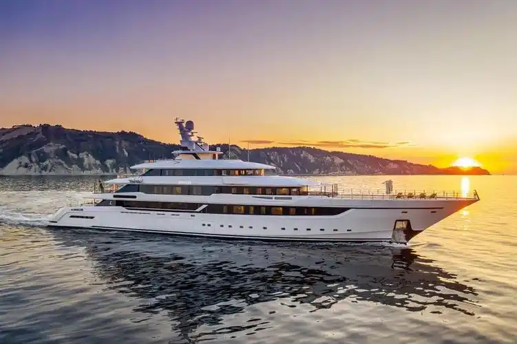 海上漂 · 游艇 | 等待下一个航行季