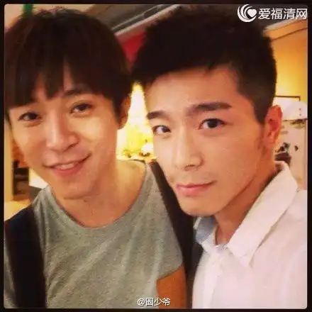 吴青峰与刘雨凯亲密合照曝光亲密好友刘雨凯个人资料