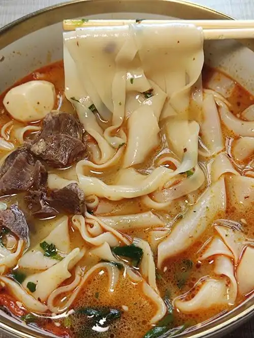 这碗烩面我能回够一辈子越吃越上头