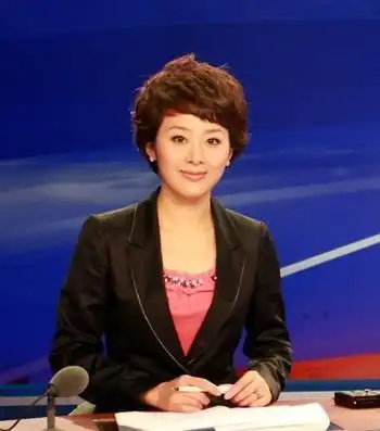 蓝色,很容易让人想起大海,而在内地的卫视里,浙江卫视选择了蓝色作为