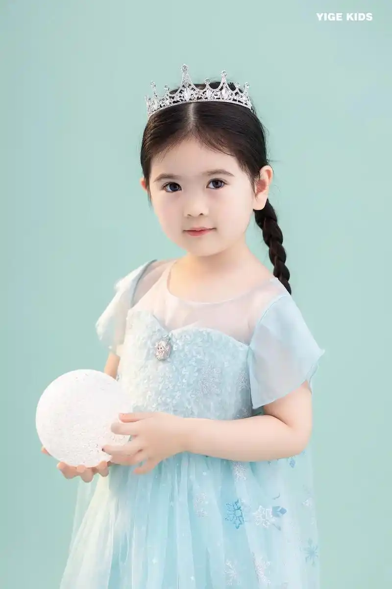 周岁照|最美的公主|唐山儿童摄影.记录生活最美好的样子冰公主 - 抖音