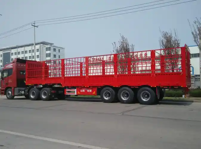 8米高栏挂车 四川高低板花栏 轻体挂车图片大全