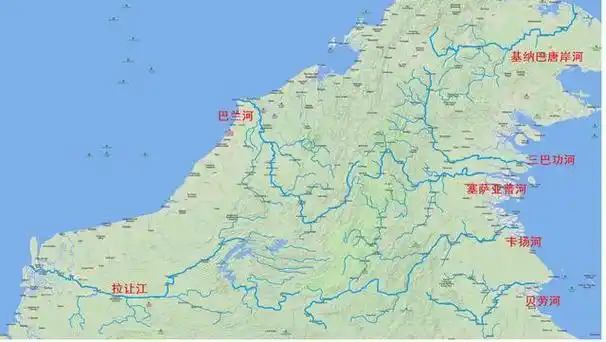 加里曼丹岛河流众多,其中流域面积1万平方公里以上的河流共16条,平均