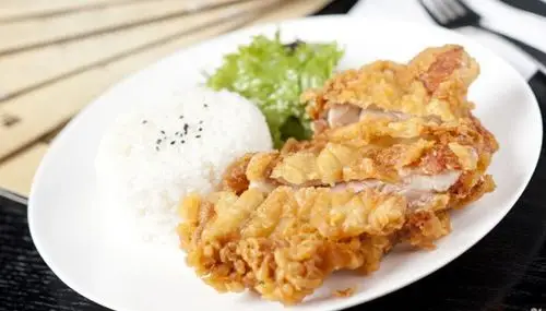 香辣鸡排饭 ￥13元/份 已售5份