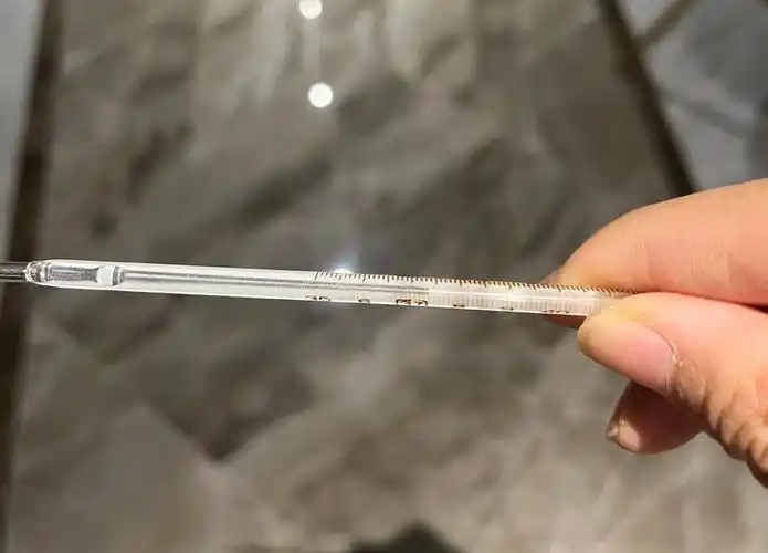 大概有一周多感觉都是下午开始低烧腋下体温37.3-37.5今天到了37.