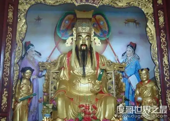 天空惊现玉皇大帝有人意外拍到出现在天空的玉皇大帝