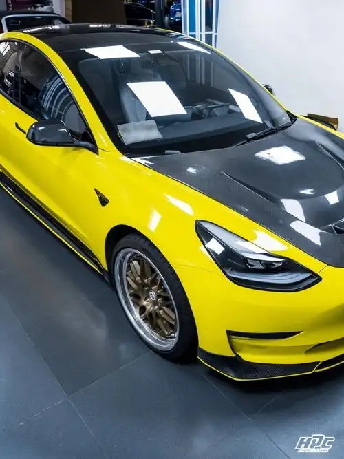 今日作业特斯拉model3改色玉米黄