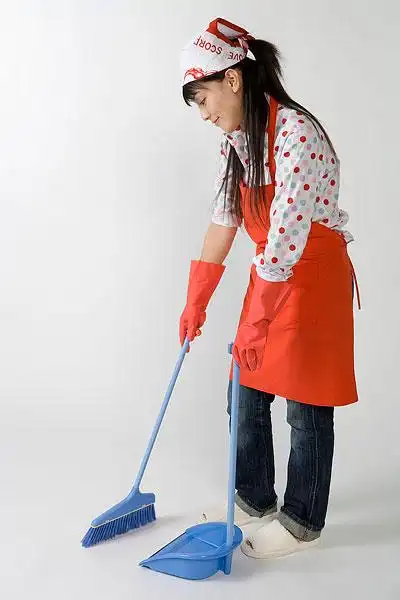 做清洁的女孩