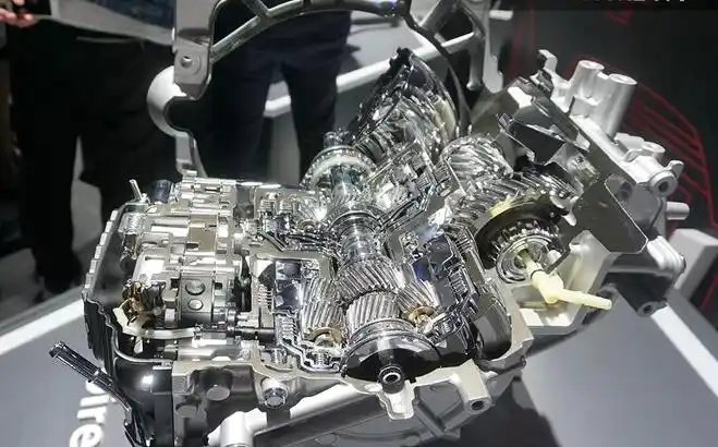 8at,这款发动机属于丰田tnga架构下的一款八速自动变速箱,该8at由爱信