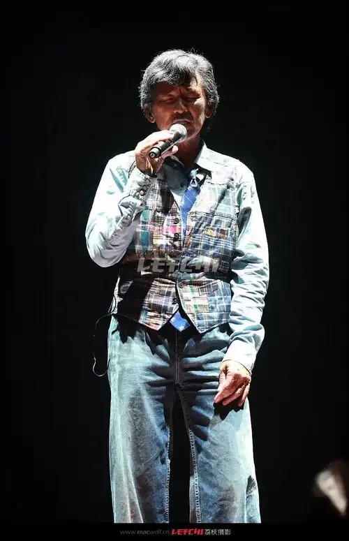 看看胡须仔林子祥的颜值,看是不是小胡子几十年不变