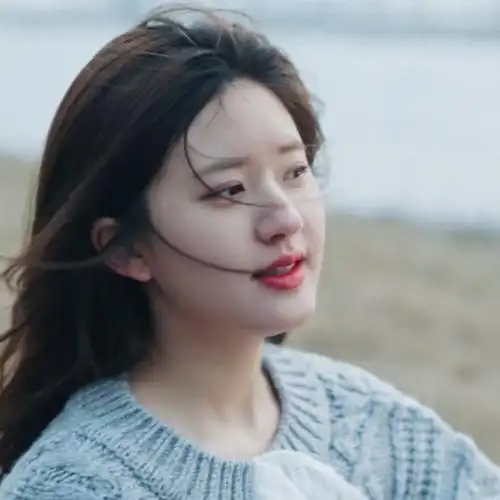 赵露思可二改拿图简介