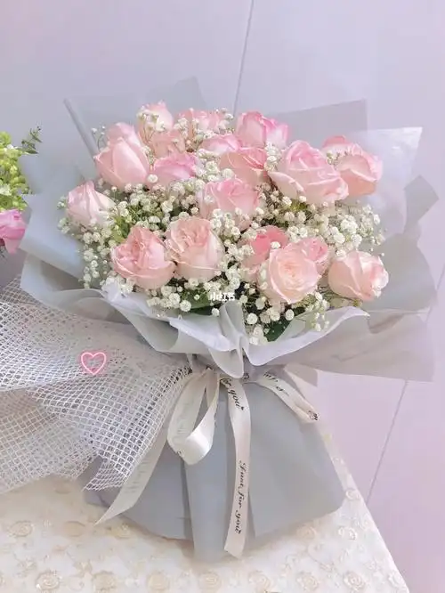 21朵粉玫瑰满天星花束