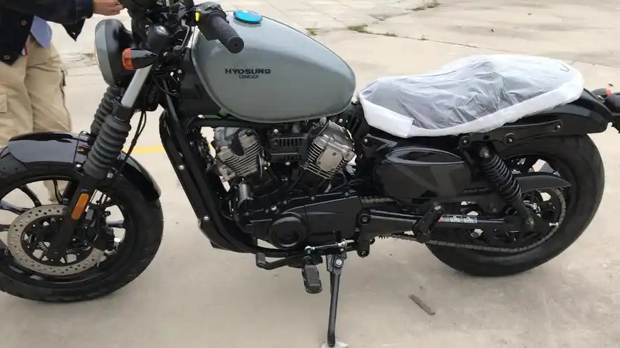 【老徐爱摩托】轻骑大韩gv300s 巡航复古车_哔哩哔哩_bilibili