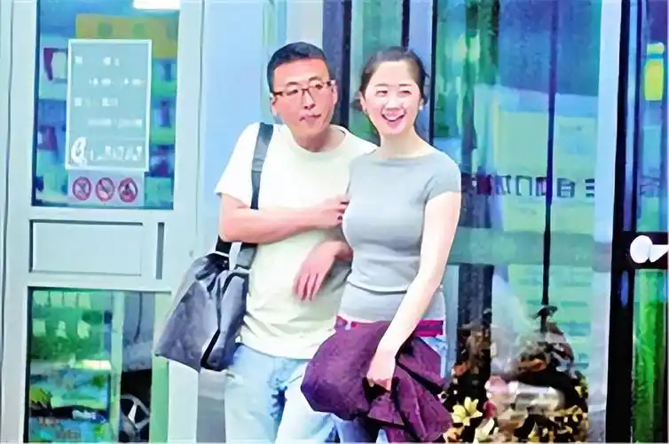 56岁窦文涛9段恋情至今未婚直言只有一人让他痴狂