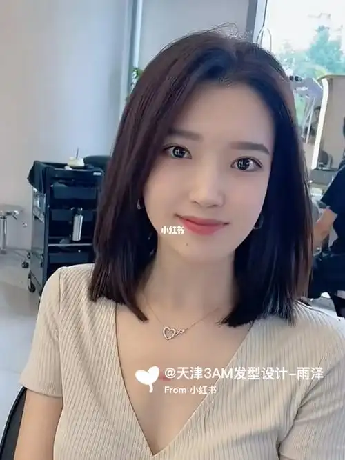 头发到肩膀女士到肩膀的发型图片到肩部的头发发型图片到肩膀的头发