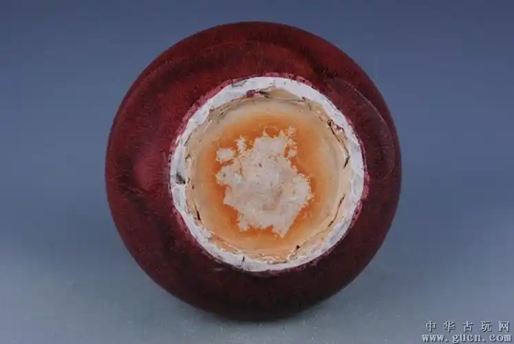 清康熙祭红釉荸荠瓶