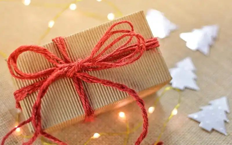 漂亮的礼品盒高清桌面壁纸