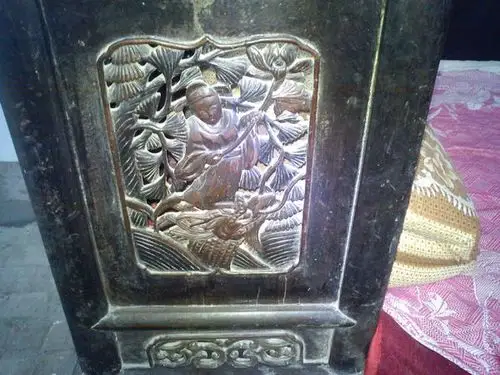 清末的槐木顶子床价值多少啊