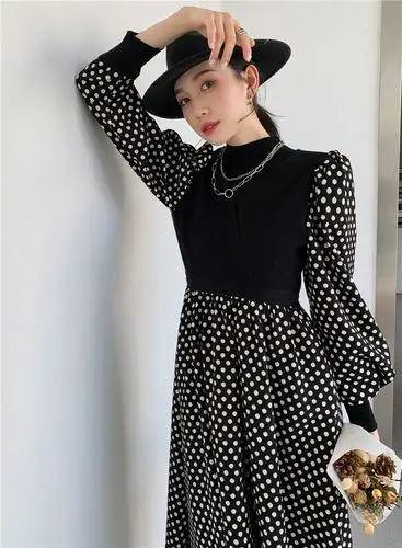 波点连衣裙秋冬新款韩版收腰显黑色拼接气质针织连衣裙