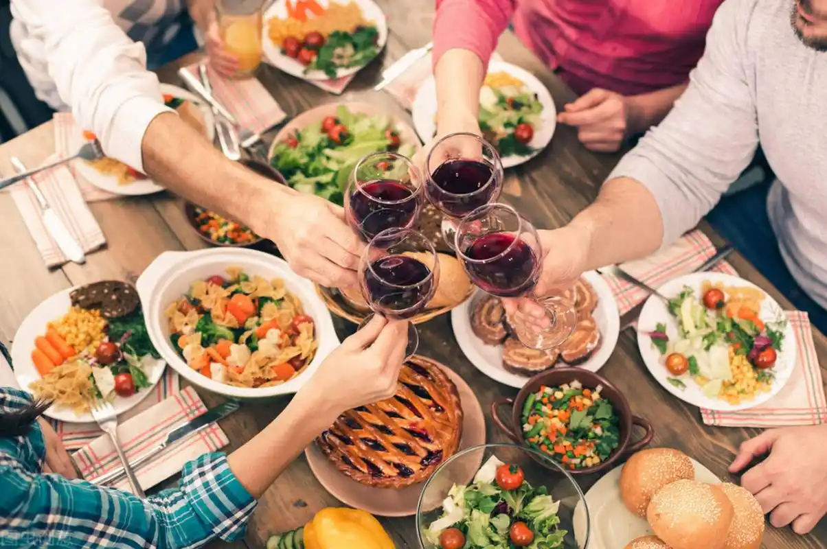 湖北一男子喝酒应酬,却因这几个不当行为被降职,建议知晓 从古至今