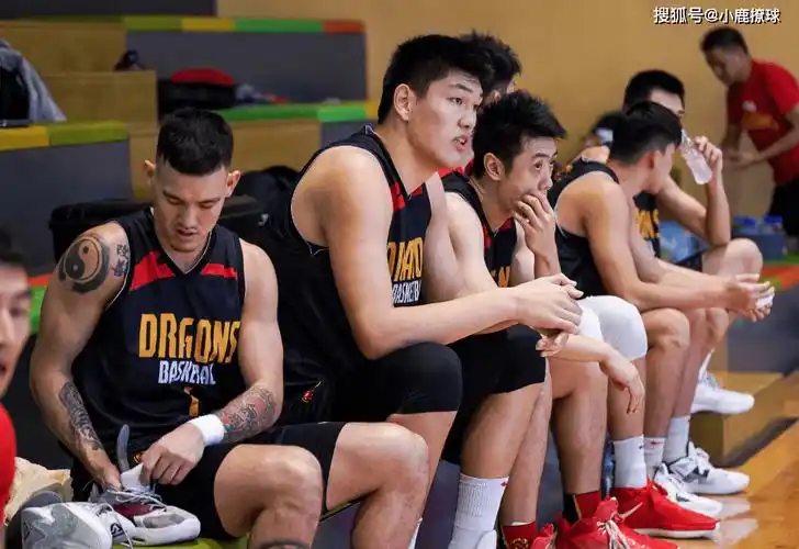 曝北京首钢有意签下刘传兴!莱登渴望打造双塔,姚明能否开绿灯?