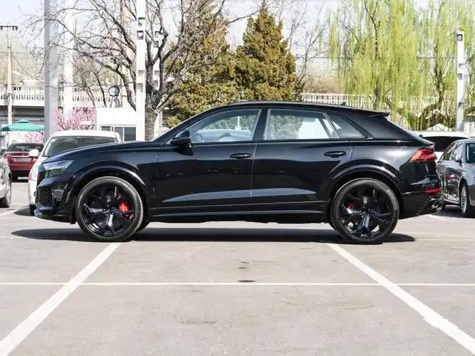 青岛地区奥迪rs q8火热促销!优惠14.69万,仅此一次-之