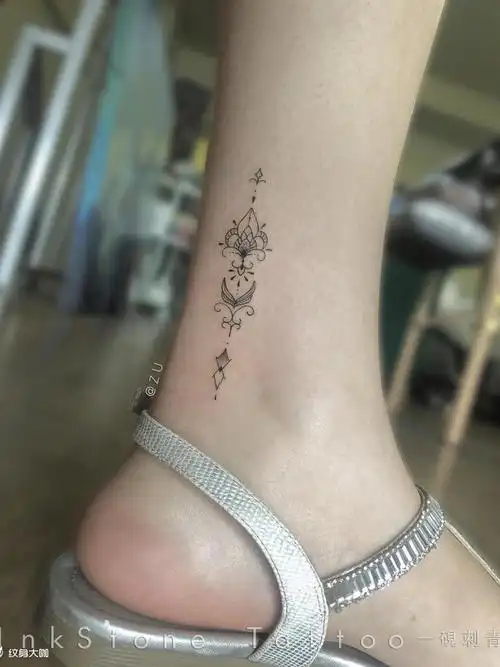 脚踝纹身