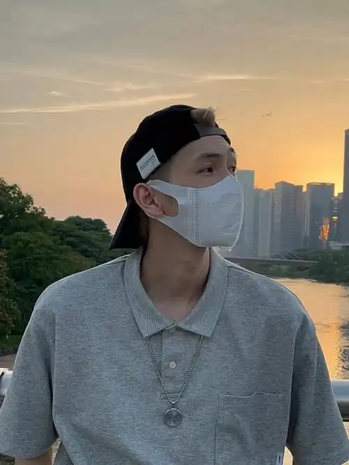 气质拿捏了棒球帽反戴你试过吗