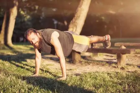 帅气的男人运动图片