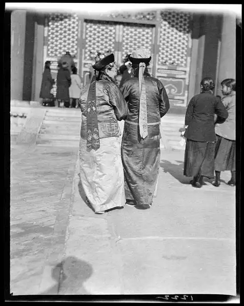 北京感恩节总统大阅兵,满族妇