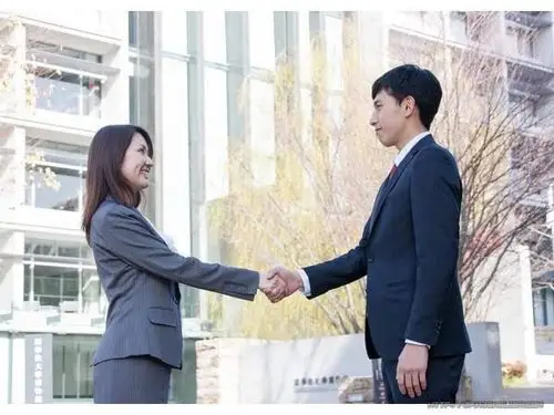 世界各国的握手礼仪各不相同你都知道吗