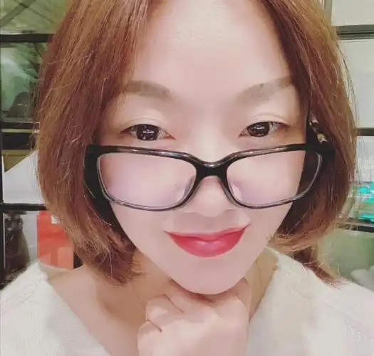 王自健散打冠军老婆的照片(王自健散打冠军老婆的照片 黄雅静)  第6张