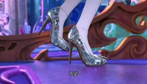 时希脚下的水晶鞋雅而不俗,只是眼看着很怕断掉|鞋子|淑女|高跟鞋