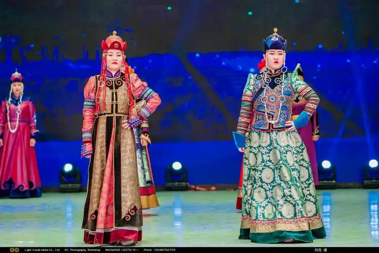 呼伦贝尔鄂温克族服装服饰大赛2020(3)