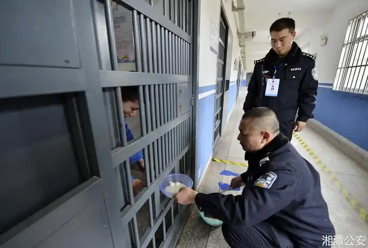 一碗暖心的汤圆湘潭市看守所关爱未成年在押人员