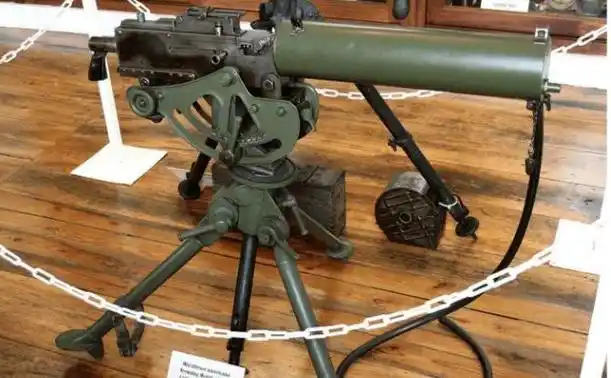 风冷改成了气冷,使m1917a1减重了15千克,这让气冷式的m1919a6全重仅