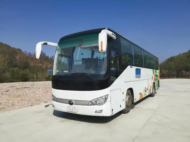 南昌2018年10月宇通客车宇通cl628t标准型17座白色手动挡